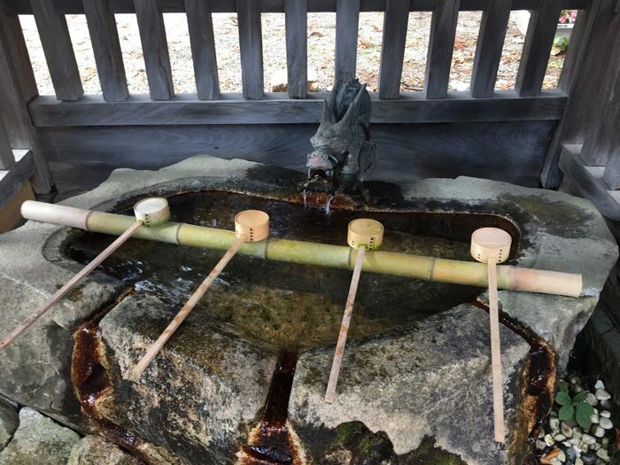 若一王子神社の手水舎