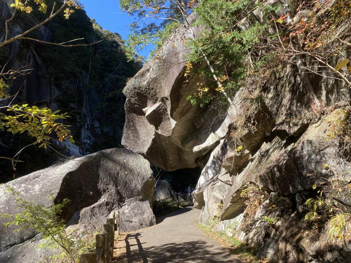 山梨県甲府市にある昇仙峡の石門