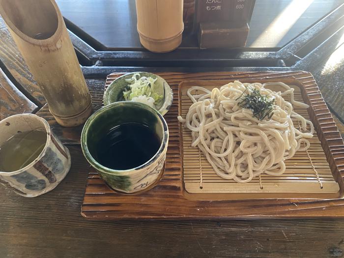 山梨県甲府市にある民芸茶屋「だいこくや」の御岳そば